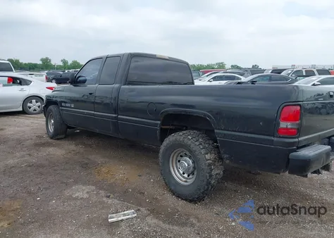 1999 Dodge Ram 2500 St z USA, uszkodzony, nr VIN 1B7KC23W4XJ588355